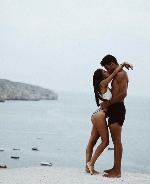 Красивые пары на пляже