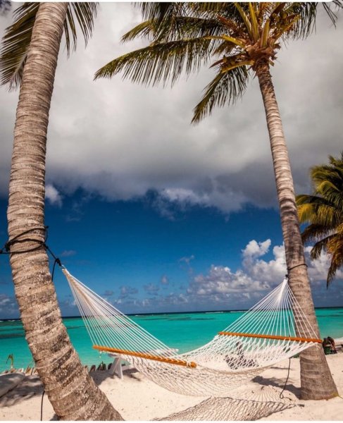 Красивый пляж