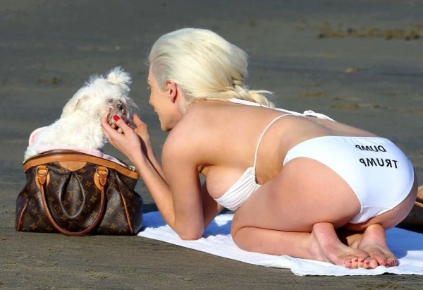 Кортни Стодден 18