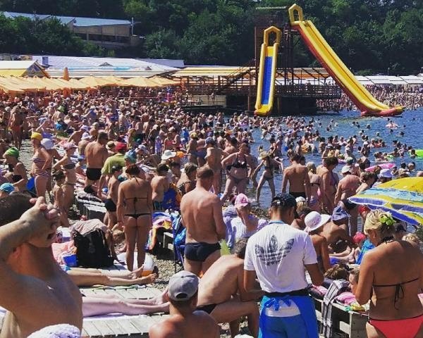Пляжи Анапы переполнены