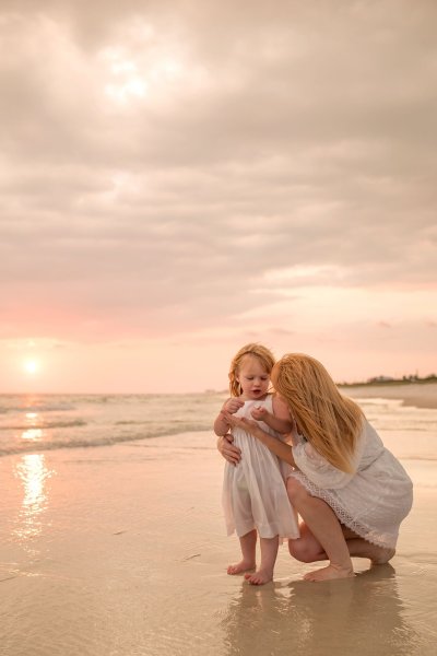 Семейная фотосессия на закате