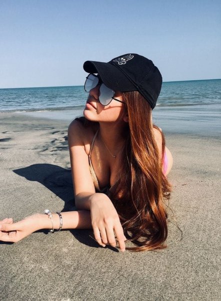 Красивые девушки на море