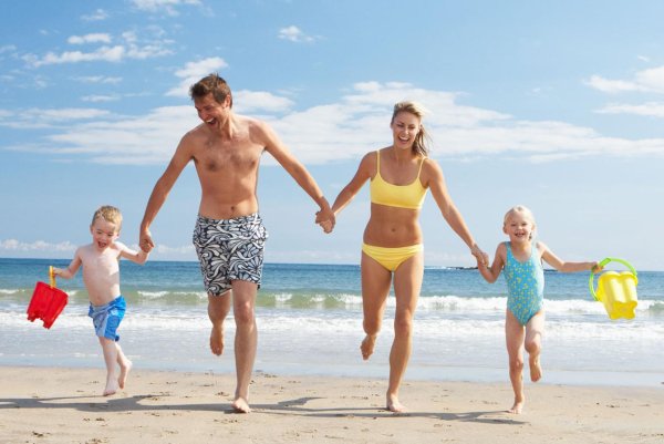 Дети на море