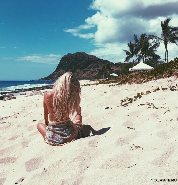 Девушка на острове