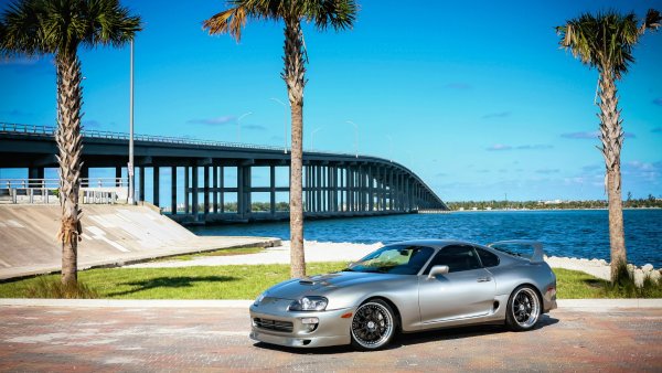 На море на машине